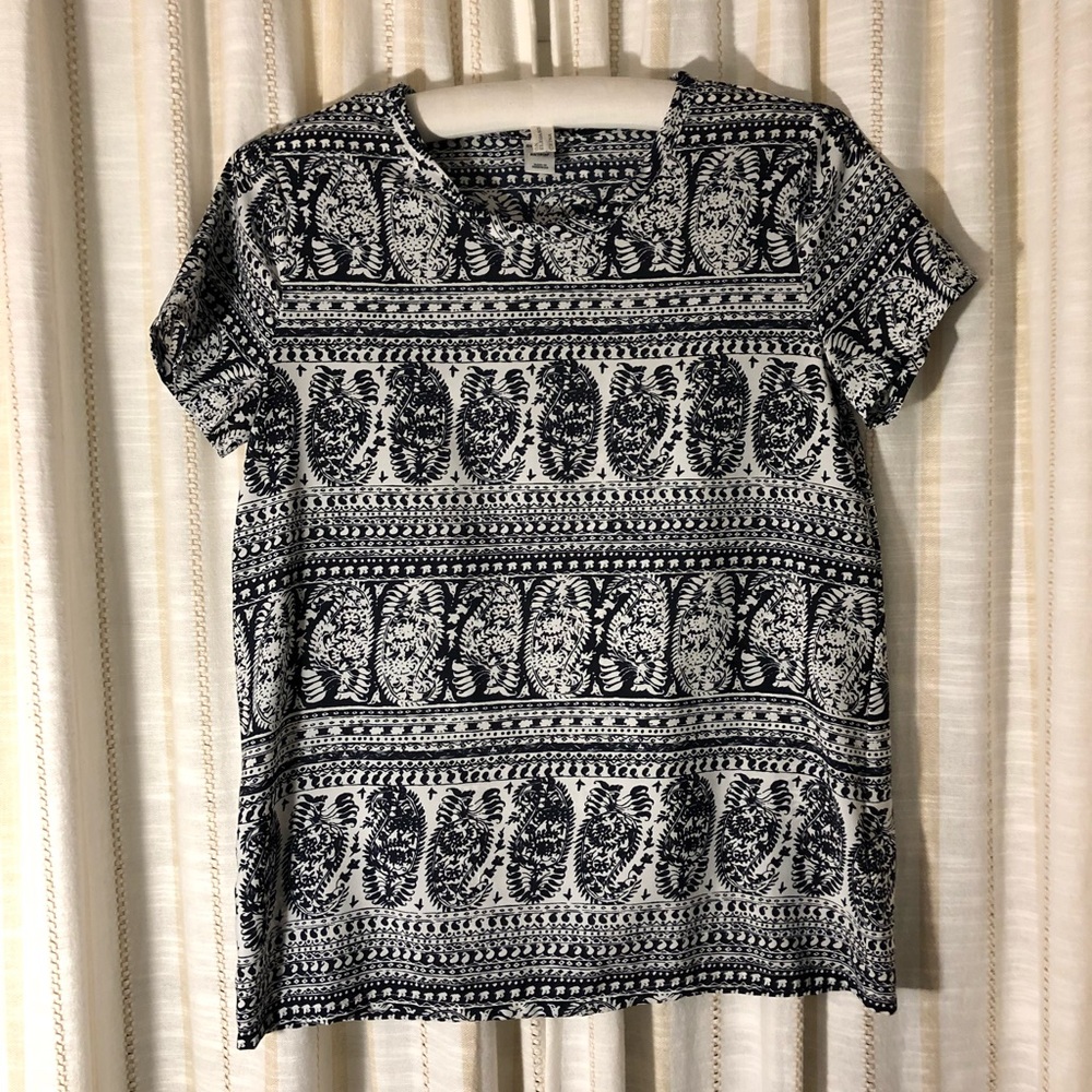 Black and White Old Navy Top